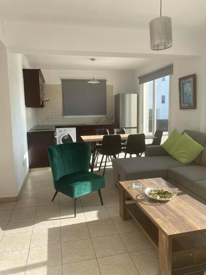Cosy Apartment In Kato Paphos With Pool Access المظهر الخارجي الصورة