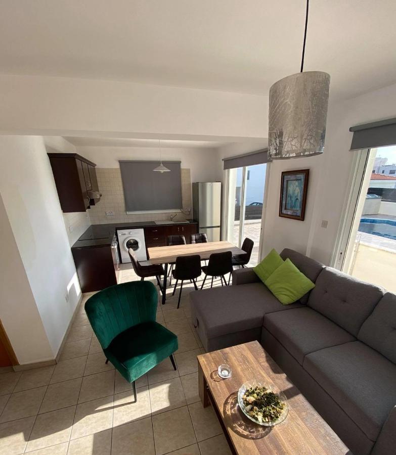 Cosy Apartment In Kato Paphos With Pool Access المظهر الخارجي الصورة