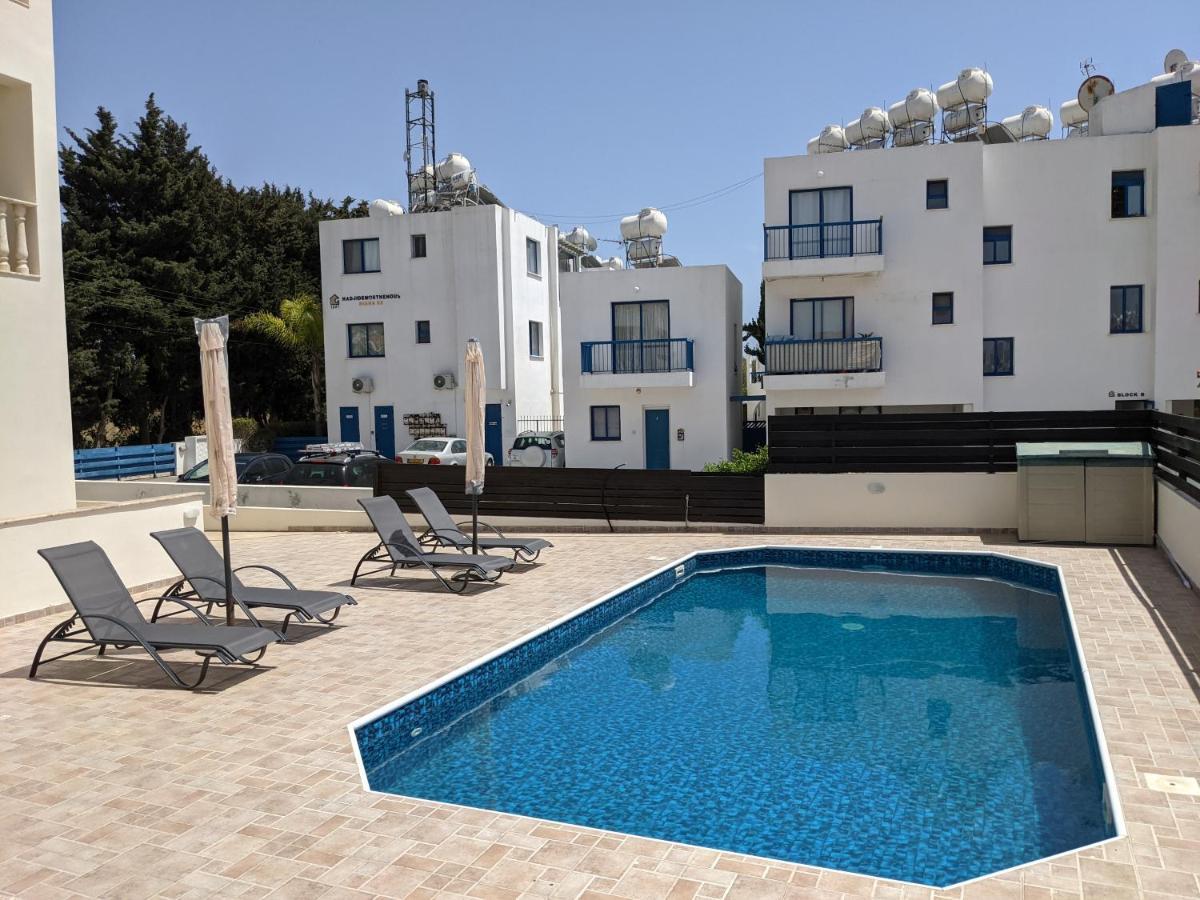 Cosy Apartment In Kato Paphos With Pool Access المظهر الخارجي الصورة