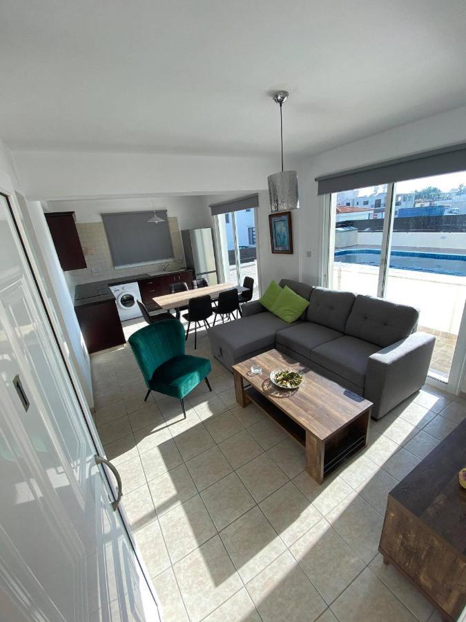 Cosy Apartment In Kato Paphos With Pool Access المظهر الخارجي الصورة