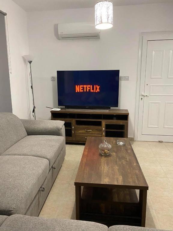 Cosy Apartment In Kato Paphos With Pool Access المظهر الخارجي الصورة